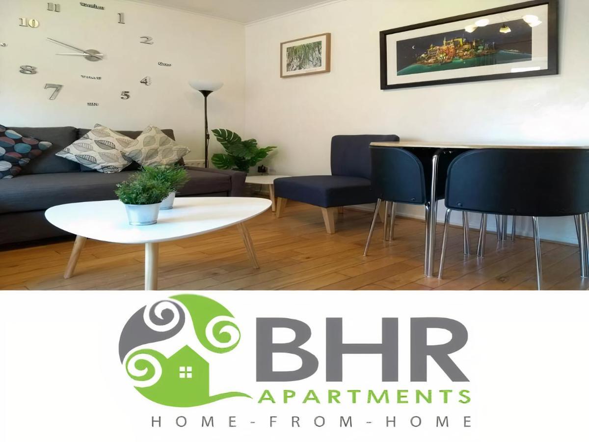 Very Location- Free Parking - 2 Bedrooms Belfast