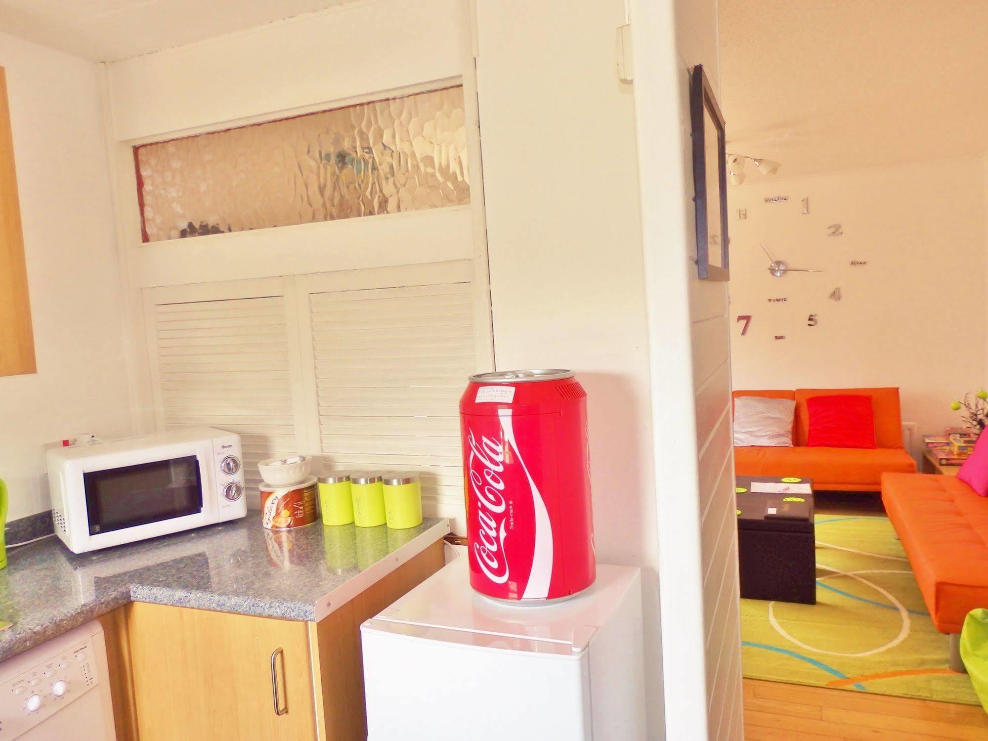 Very Location- Free Parking - 2 Bedrooms