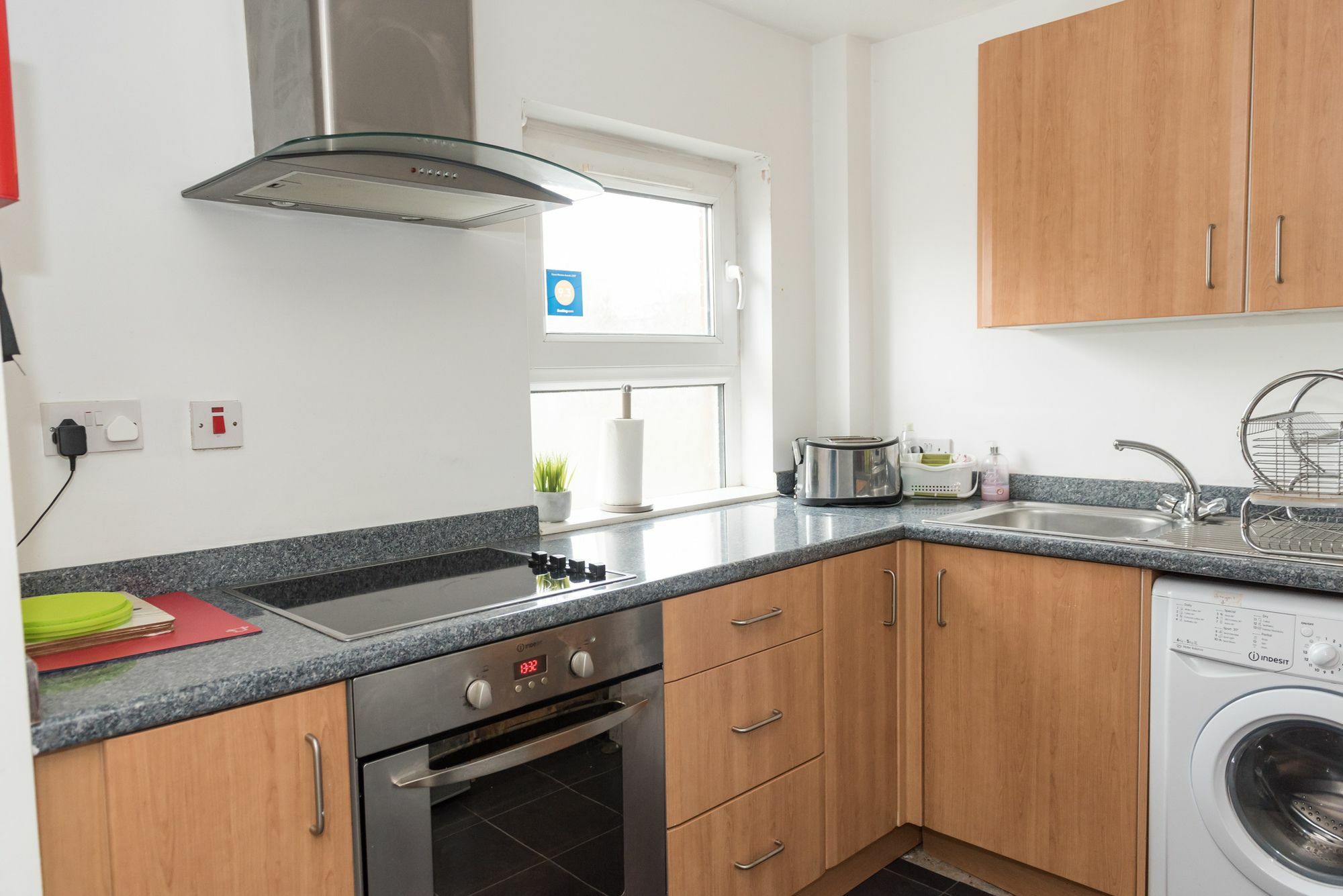 Very Location- Free Parking - 2 Bedrooms Appartement *