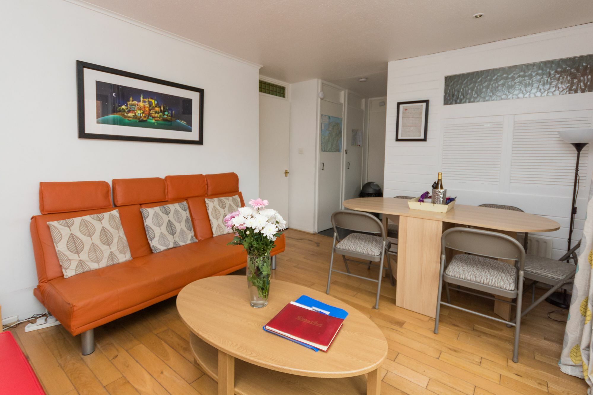Appartement Very Location- Free Parking - 2 Bedrooms *